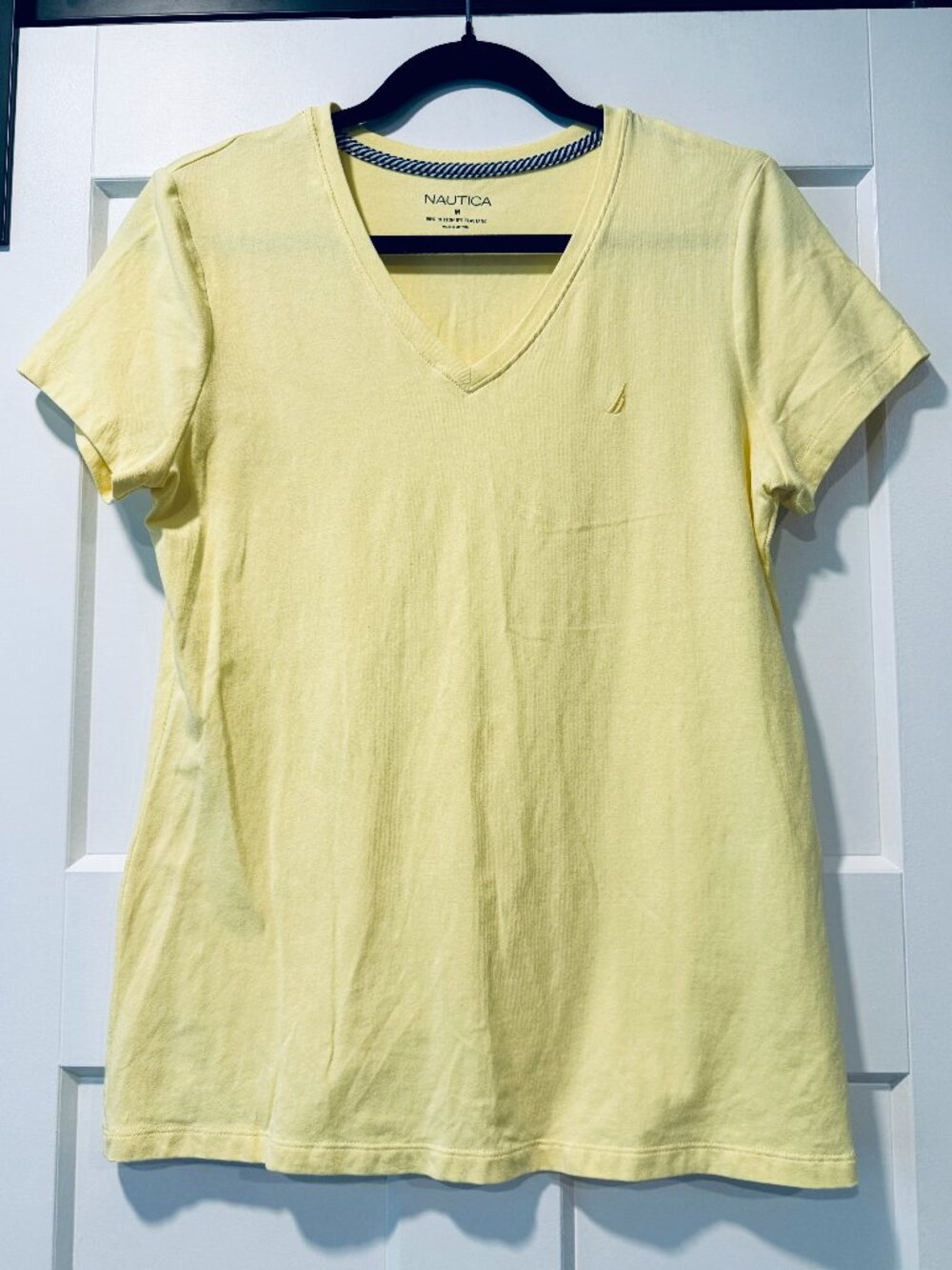 Nautica Yellow V-Neck Short-Sleeve Basic Tee Ladies Size Medium